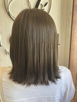 イコウヘアデザイン(icou hair design)&nbsp;涼しげな印象に☆ミントベージュ×外ハネミディ