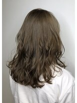 ファムバイアヴァンス(Femme by AVANCE.)&nbsp;オリーブベージュ×ダブルカラー×髪質改善カラー