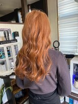 ヘアー リードレス(hair Re:dress) オレンジピンクハイトーンロング巻き髪10代20代人気