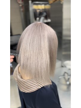 シャイル(CHAiL) ホワイトベージュカラー