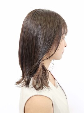 アッシュ 十日市場店(Ash) ナチュラルグレージュで見せるライトベージュインナーカラー