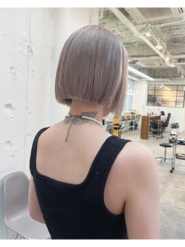 ネルバイグリーン(Nelle by green) ホワイトブロンド、町田ハイトーン、町田ブリーチ、ダブルカラー