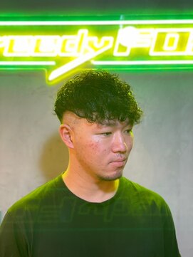 グリーディーフォックス 代々木(Greedy FOX) 波巻き/ハイライト/マッシュパーマ/ウルフ[シェービング]