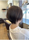 スッキリとしたショートヘア