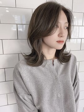 シー(shii..) 《shii../大黒》#韓国ヘア#グレージュカラー