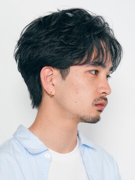 フィフス(fifth) フェザーパーマ刈り上げないセンターパートメンズカット原宿