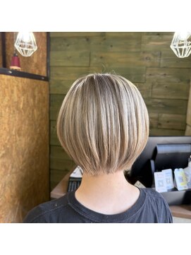 ピンズ(Pins) ミルクティーベージュ