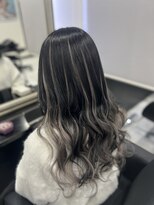 ヘアーデザイン ジェルム(Hair Design germe)&nbsp;黒×グレーバレイヤージュ風 / YUDU