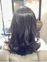 アルム(arum)&nbsp;お顔まわりから頭頂部に動きのあるスタイル/横浜/元町/レイヤー