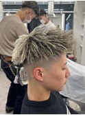 刈り上げセンターパート/波巻きツイストスパイラル/大阪