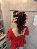 サーディースリーエーカーズヘアスタジオ(33Acers Hair Studio)&nbsp;高めポニー