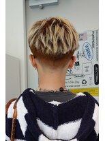 ウーズ ハラジュク(Ooze.HARAJUKU) ハッシュカットグレージュデザインカラーツートーンカラー原宿