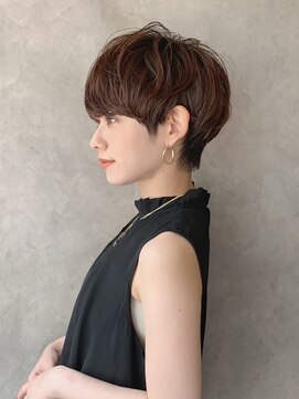 アヴァロン(AVALON) 30.40代にオススメ×ひし形シルエット×耳掛けショート◎