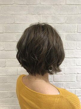 コム(com by neolive) エアリーショートボブ