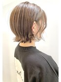 肩につかないボブ