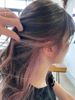 チルハウス(Chill-hus) 大人かわいいレイヤーパーマロング×イヤリングカラーピンク