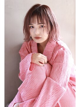 ランドバイリリー(LAND. by Lilly) ピンクアッシュのセミウェットな外ハネボブ