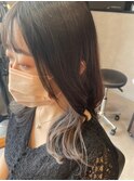大人可愛い毛先カールロング ホワイトベージュインナーカラー