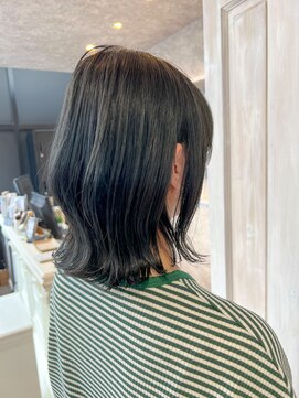 キャアリー(Caary) 福山美容室　Caary アッシュブラック切りっぱなしミディアム
