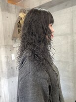 ソグ(sog)&nbsp;黒髪ロング×ハードパーマ