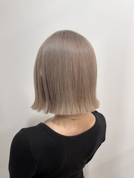 ハロ 蕨(HALO) ミルクティーベージュ【田中萌菜】