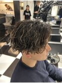 メンズパーマツイスパ波巻きスパイラルマッシュセンターパート