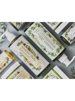 白髪の悩みは大人女性共通の悩み…そんな悩みを理解してくれる大人女性の専門家による大人女性の為のサロン