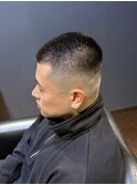 ビジネススキンフェード おしゃれボウズ バズカットスタイル