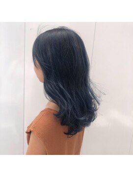 ジーナ 福岡天神(Zina) 《透明感カラー》ネイビーブルー