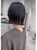 アッシュベージュミニボブ外ハネタイト切りっぱなしストレート