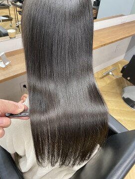 シカ 神戸三宮元町店(Cica) 【Cica 神戸三宮元町】髪質改善 縮毛矯正