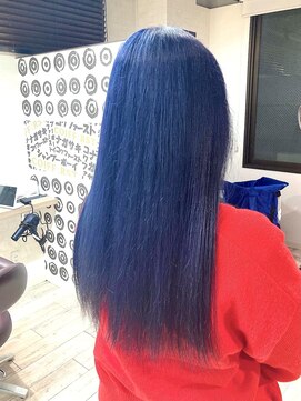 コワファーストナガサキシャンプーボーイ(COIFF1RST NAGASAKI SHAMPOO BOY) ブリーチ2回ネイビーブルー