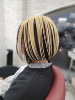 クオリス 赤塚店(QUALIS) 大人可愛い20代30代40代前下がりひし形小顔ボブ丸みショート