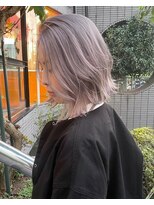 レリー バイ アルティナ 川越店(Lelie by artina)&nbsp;パールミルクティー_プラチナグレージュ_金髪ボブ