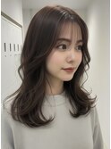 韓国風ミディアムレイヤー×チョコブラウン／艶と抜け感