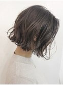 ショートヘア顔周りレイヤーブリーチダブルカラーショートボブ