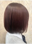 暖色レッド丸みストレートボブ