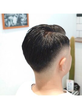 ブルートバーバーショップ(BLUET Barber Shop) フェードスタイル