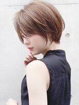 アンド ストーリーズ(&STORIES)&nbsp;大人可愛い前髪ありのひし形耳掛けショートボブ　20代30代40代