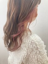 モルニ(MORNI)&nbsp;インナーカラー_マロンベージュ Aラインボブ かきあげ