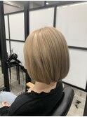 ホワイトブロンド、艶カラー