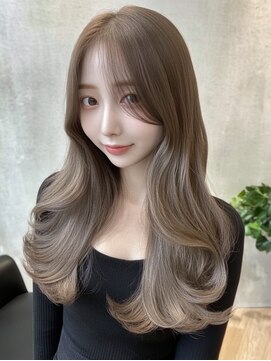 ジゼル 小倉(GiseL) ケアブリーチ ミルクティーグレージュ レイヤーカット