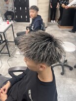 イーラ(era)&nbsp;メンズパーマホワイトメッシュツイストジェットモヒカン