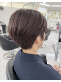 白髪ぼかしピンクベージュスッキリショートスタイル