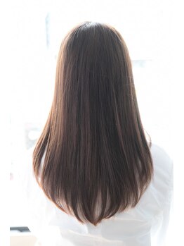 アウクワ 自由が丘(AUQWA)の写真/豊富な経験と知識を持つスタイリストの技術力で叶える驚くほどなめらかな質感の『酸性髪質改善ストレート』