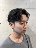 ビジネスOK◎束感ニュアンスパーマ×センターパートで好印象