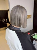 ヘアショップエヌアンドエー 久喜 栗橋店(hairshop N&A)&nbsp;ホワイトシルバー切りっぱなしボブ