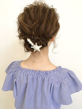 クラウン ヘアー(CLOWN hair) まとめ髪アレンジ