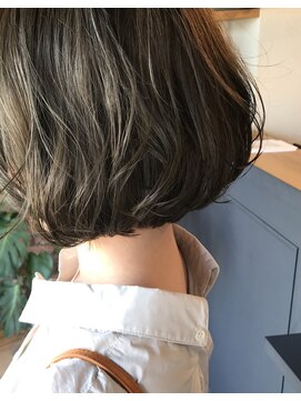 アトリエ マール(atelier ma-R) ボブ×カーキ