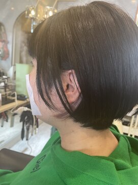 エメールヘア(aimere hair) ショートボブ＆シールエクステイヤリングカラー
